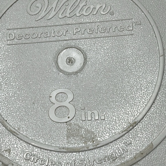 Wilton plastic decorators plates. 13” and 8” - Picture 6 of 7